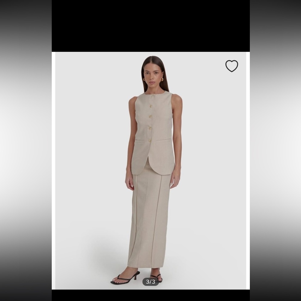 tailored beige skirt